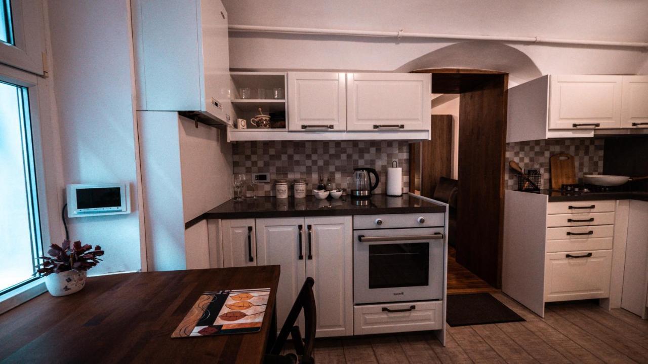 La Garcon Apartment Brasov Ngoại thất bức ảnh